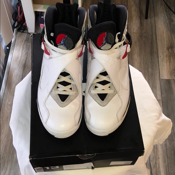 Jordan’s Bugs bunny 8’s Shoes - Picture 5 of 7